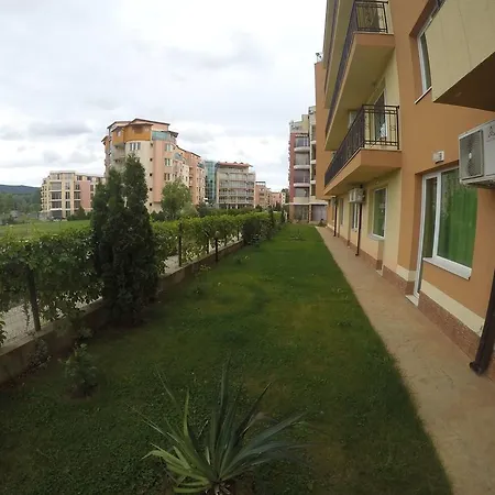 Апартаменты Vp Amadeus 19 Солнечный берег